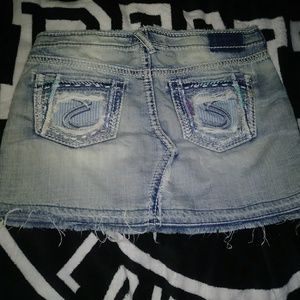 Adorable Silver Company Denim Skirt! Perfect 28
